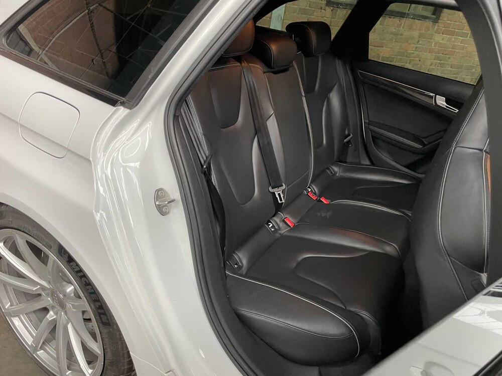 Audi RS4 Avant 4.2 FSI V8 Quattro 450hp 2012, H-121-HG