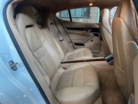 Porsche Panamera 3.6 V6 304hp 2011