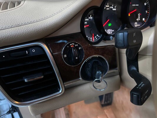 Porsche Panamera 3.6 V6 304hp 2011