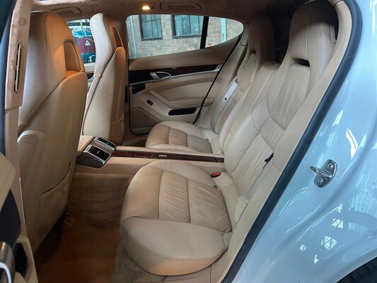 Porsche Panamera 3.6 V6 304hp 2011