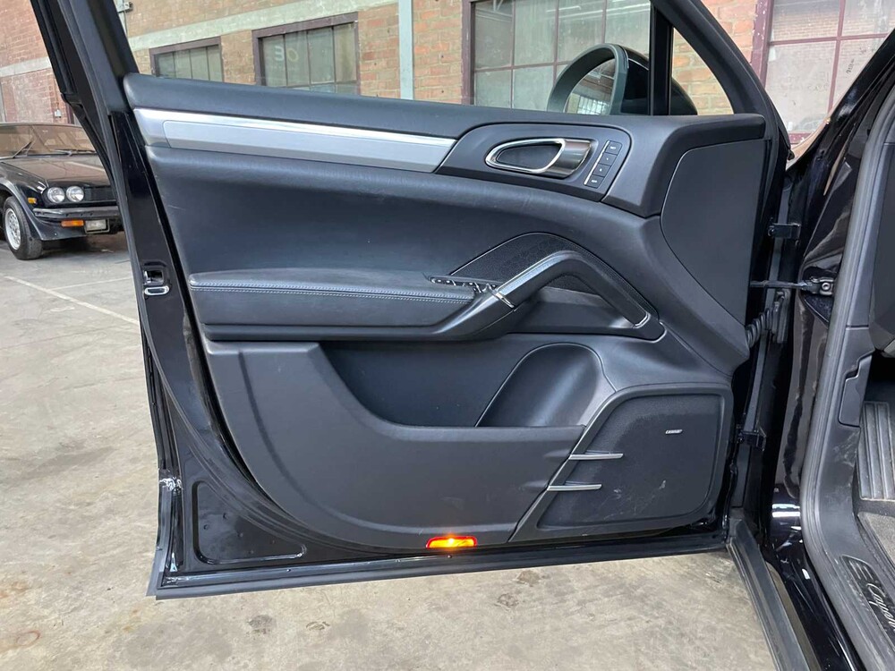 Porsche Cayenne Turbo 4.8 V8 500PS 2011