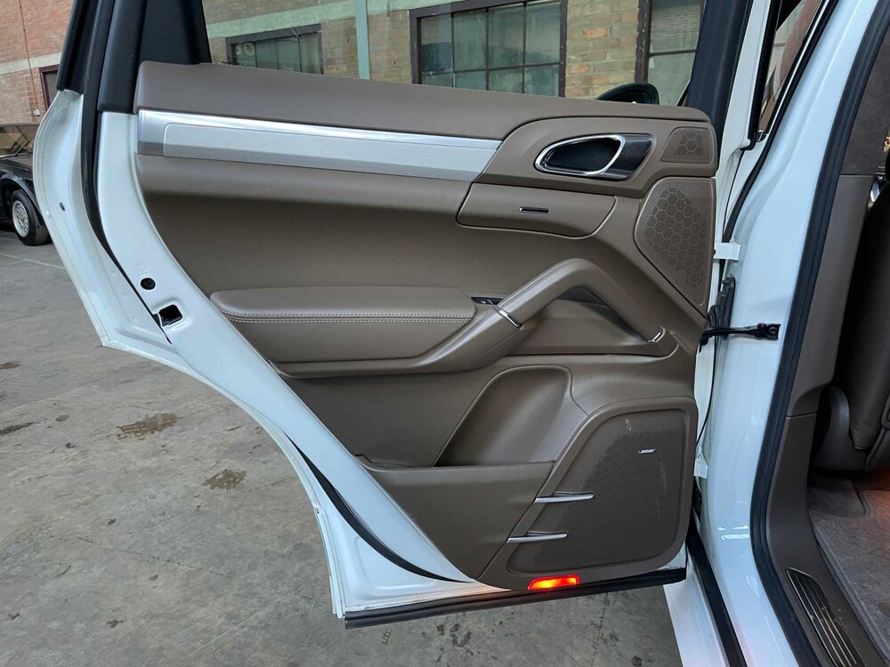 Porsche Cayenne Turbo 4.8 V8 500hp 2013 GTS package