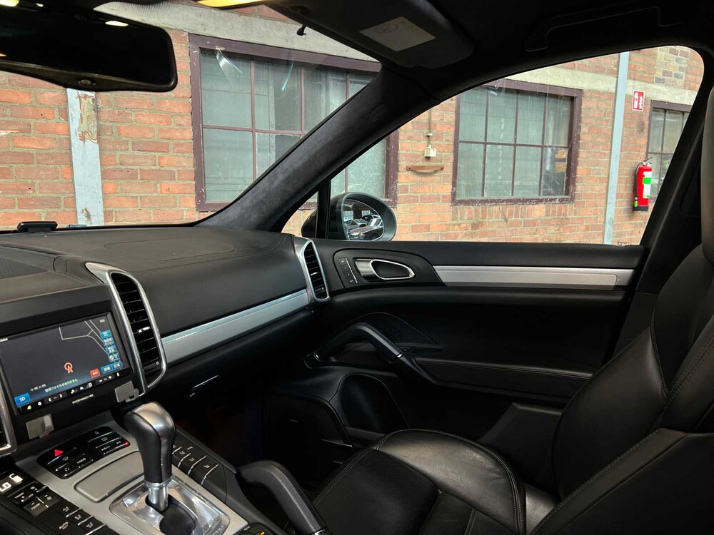 Porsche Cayenne Turbo 4.8 V8 500PS 2012