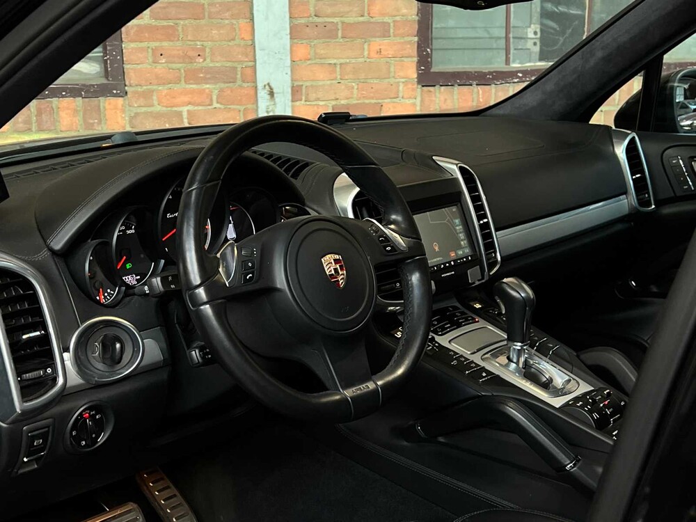 Porsche Cayenne Turbo 4.8 V8 500PS 2012