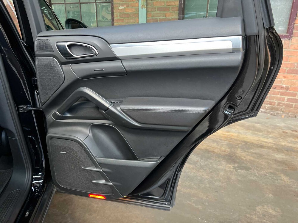 Porsche Cayenne Turbo 4.8 V8 500PS 2012