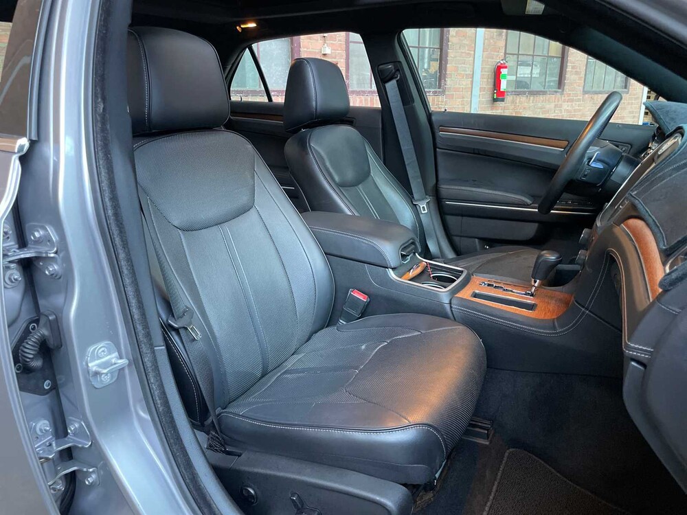 Chrysler 300C LD Hemi Facelift 5.7 V8 367PS 2014