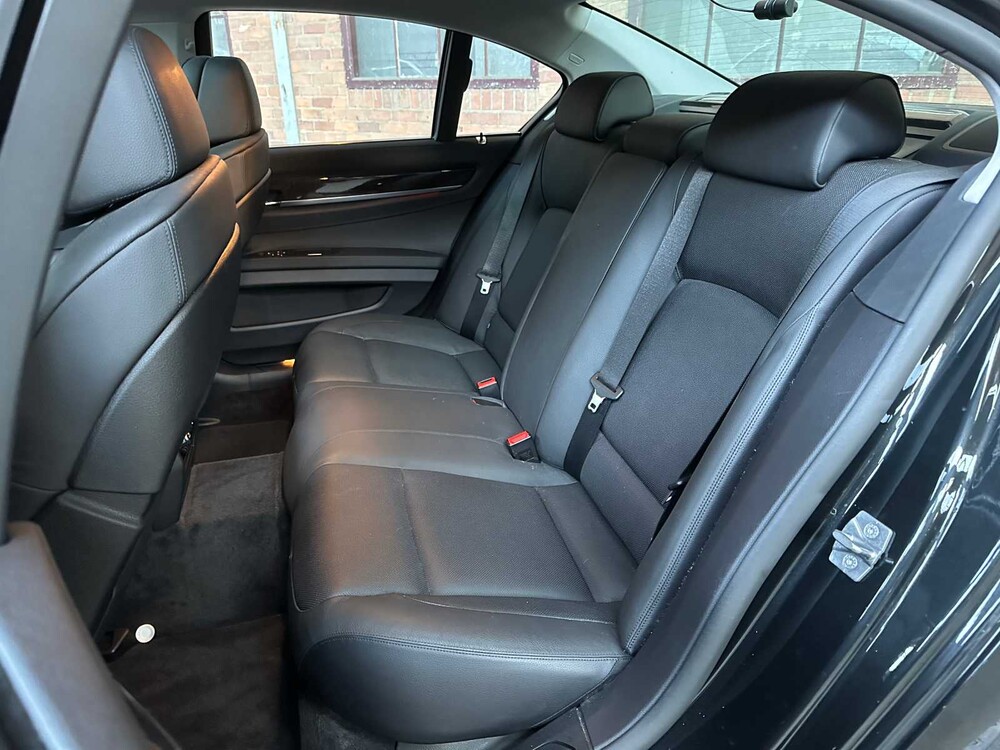 BMW ActiveHybrid7 F04 4.4 V8 465PS 2011