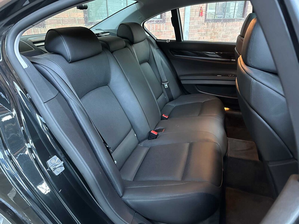 BMW ActiveHybrid7 F04 4.4 V8 465PS 2011