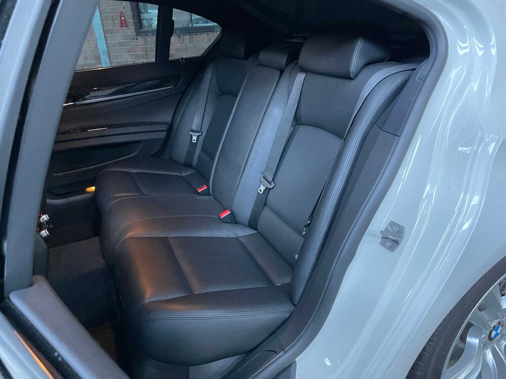 BMW ActiveHybrid7 M-Sport 3.0 L6 354PS 2014 7er 