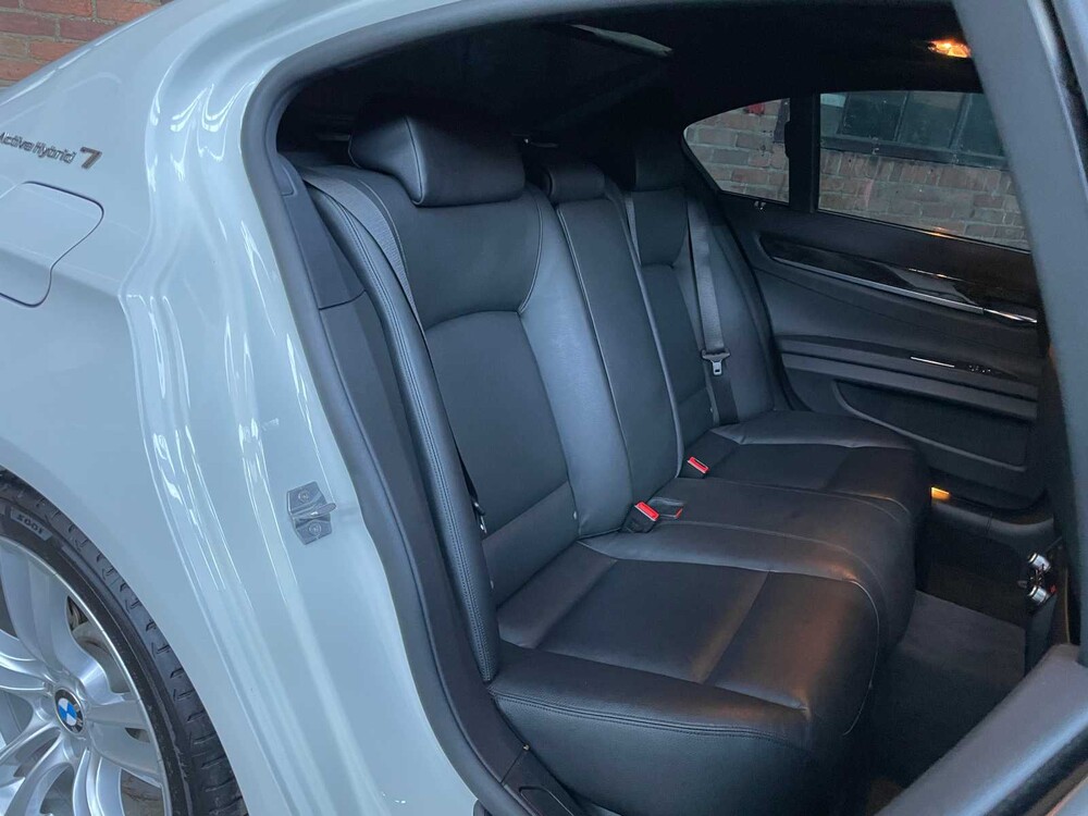 BMW ActiveHybrid7 M-Sport 3.0 L6 354PS 2014 7er 