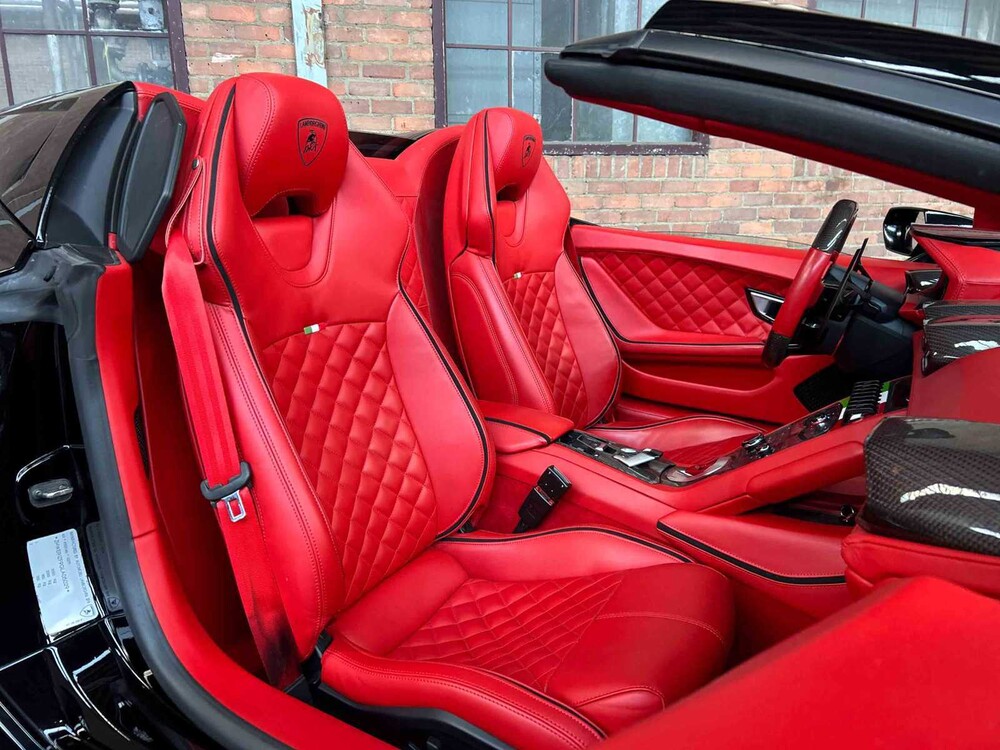 Lamborghini Huracan Spyder 5.2L V10 LP610-4 610hp 2016