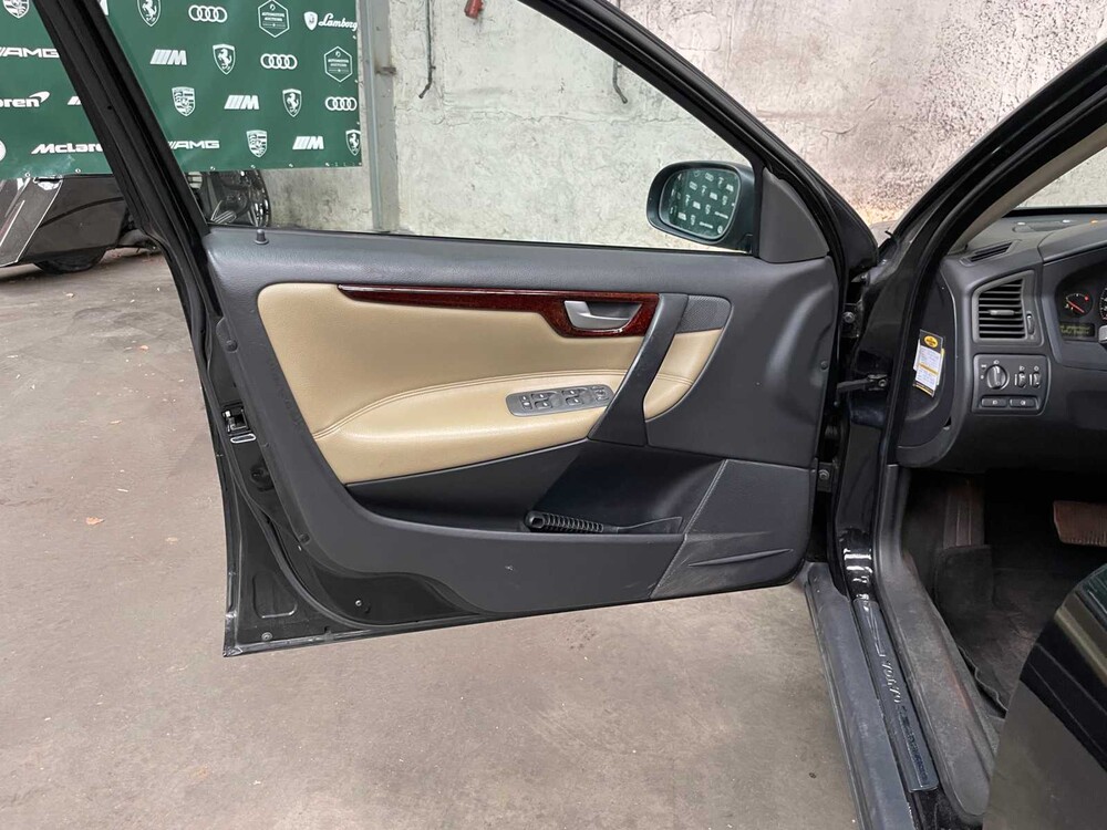 Volvo V70 2.3 T-5 Geartronic C.L 250PS 2001, 18-PS-GJ