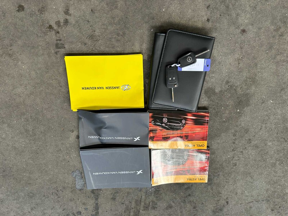 Opel Astra Sports Tourer 1.4 Cosmo 101PS 2012, 43-ZJF-1