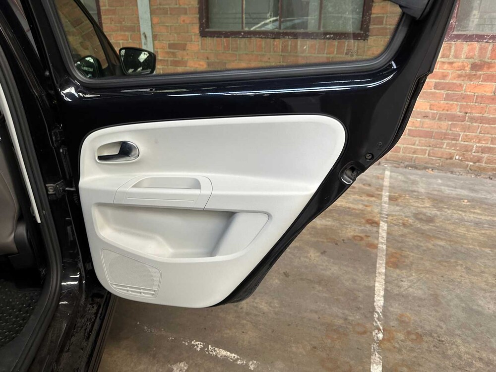 Volkswagen e-Up! 60kW Baujahr 2015, R-694-XD