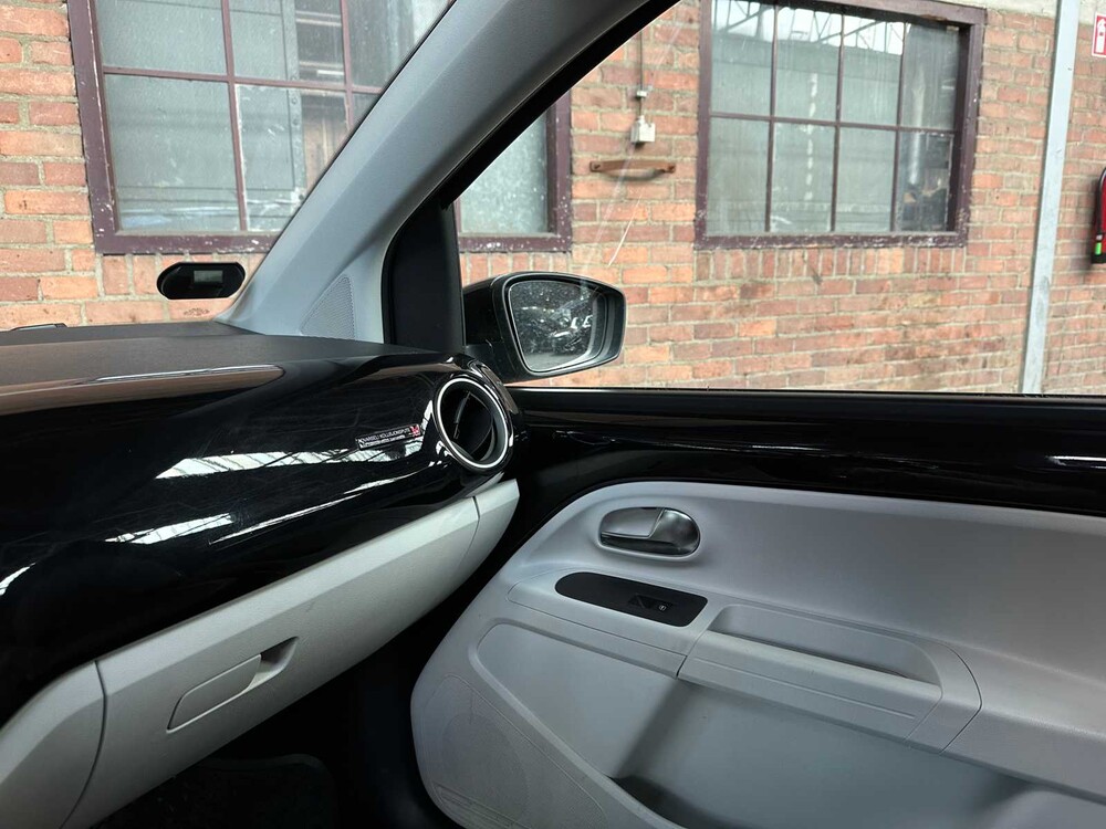 Volkswagen e-Up! 60kW Baujahr 2015, R-694-XD