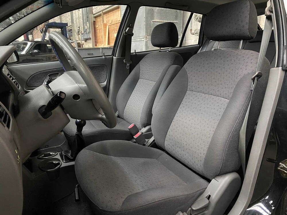 Kia Rio 1.5 LS Ice 97PS 2005, 88-RG-RF