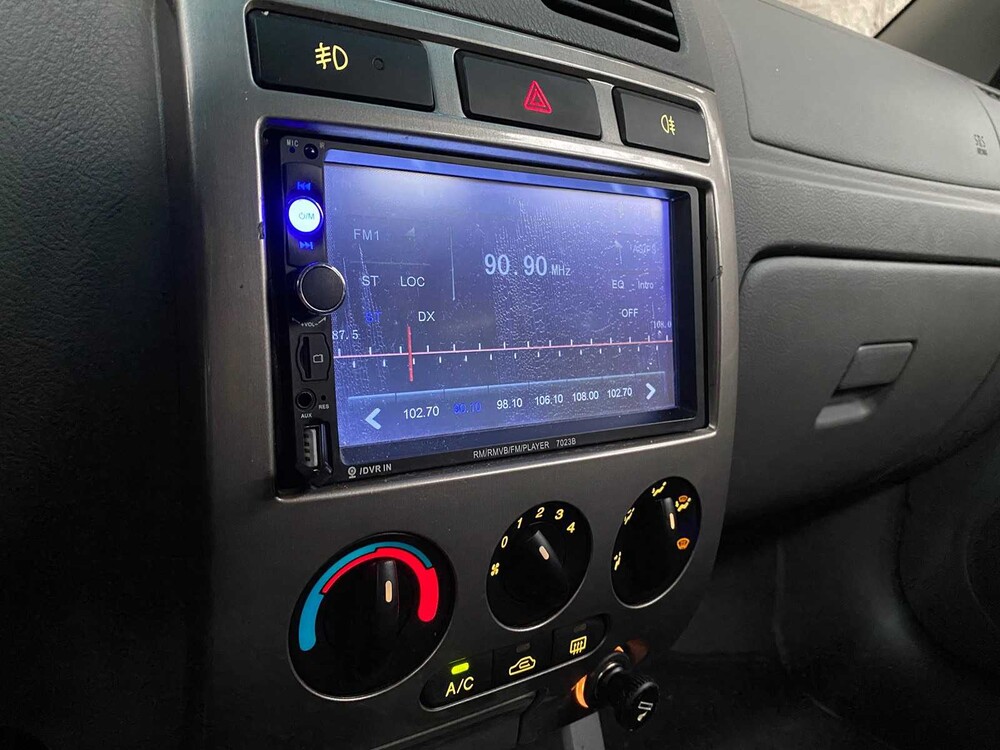 Kia Rio 1.5 LS Ice 97PS 2005, 88-RG-RF