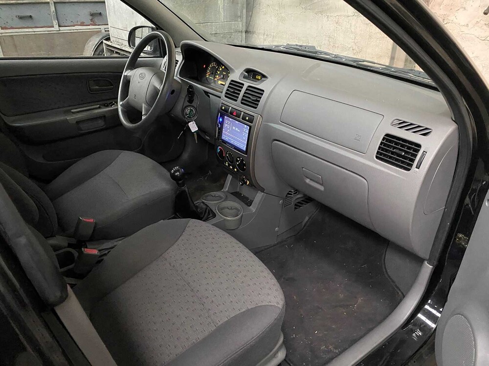 Kia Rio 1.5 LS Ice 97PS 2005, 88-RG-RF