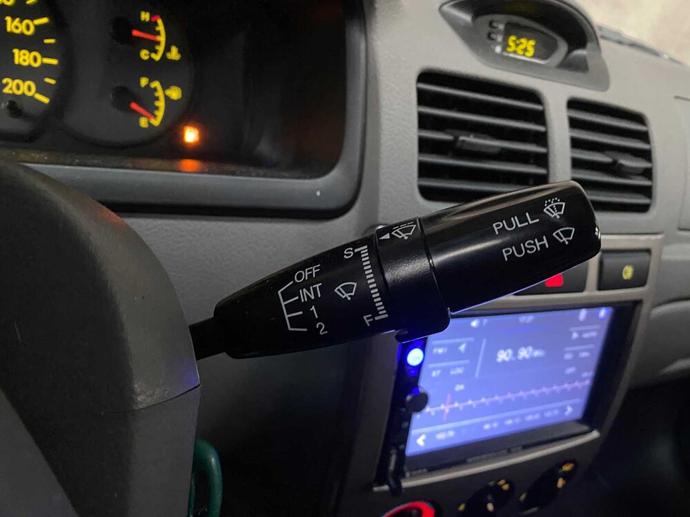 Kia Rio 1.5 LS Ice 97PS 2005, 88-RG-RF