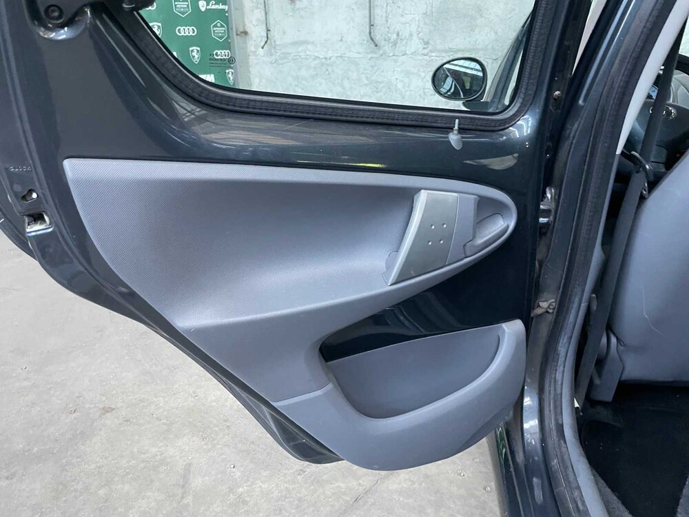 Toyota Aygo 1.0-12V Access 68PS 2010, 55-LNZ-4