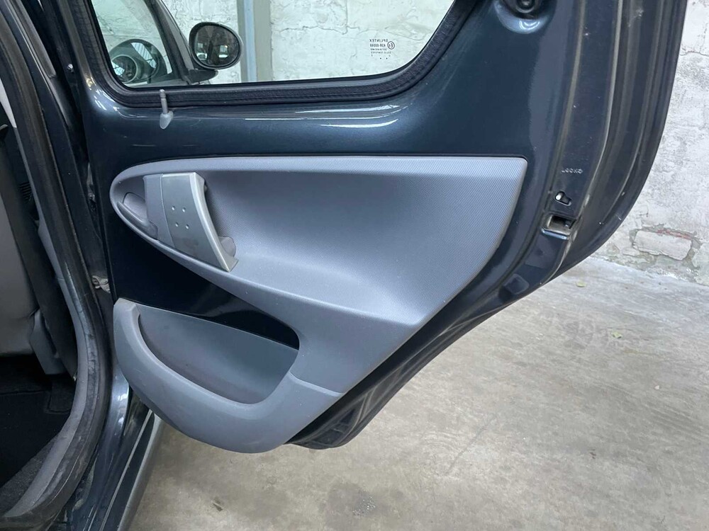 Toyota Aygo 1.0-12V Access 68PS 2010, 55-LNZ-4