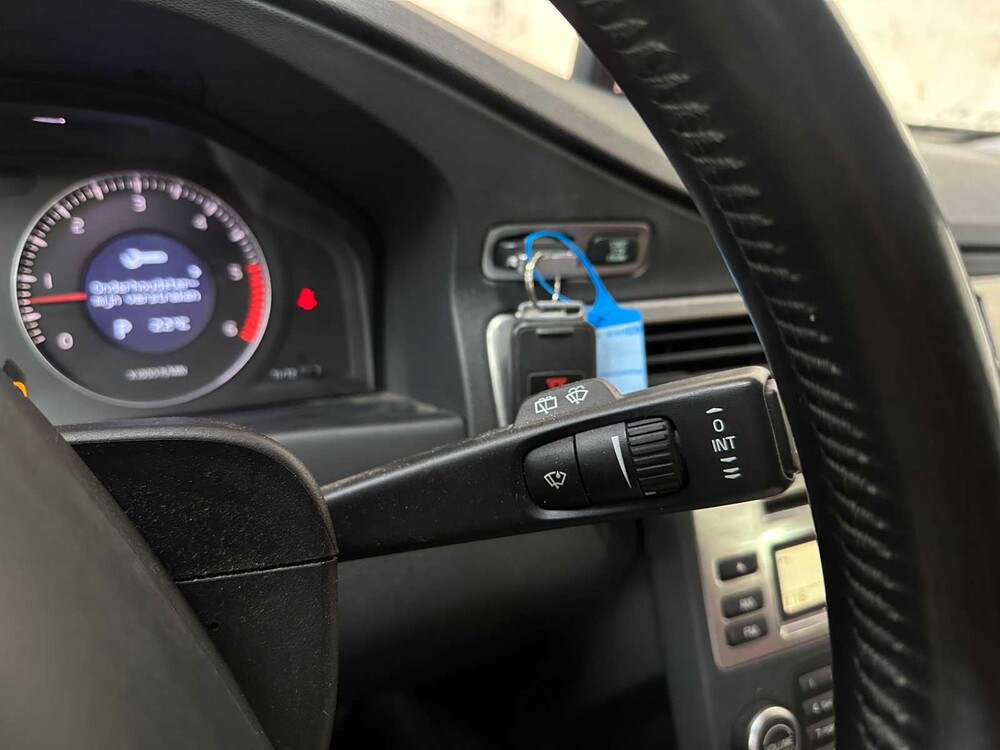 Volvo V70 2.4D Momentum 175PS 2010, 48-KXP-9