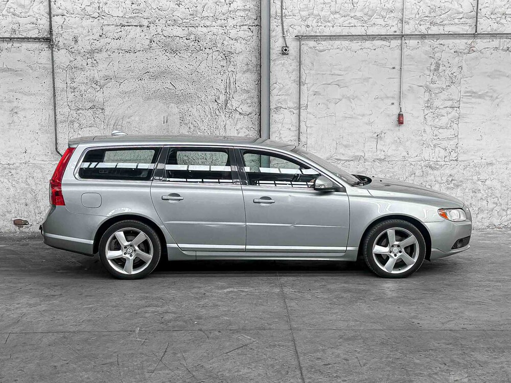 Volvo V70 2.4D Momentum 175PS 2010, 48-KXP-9