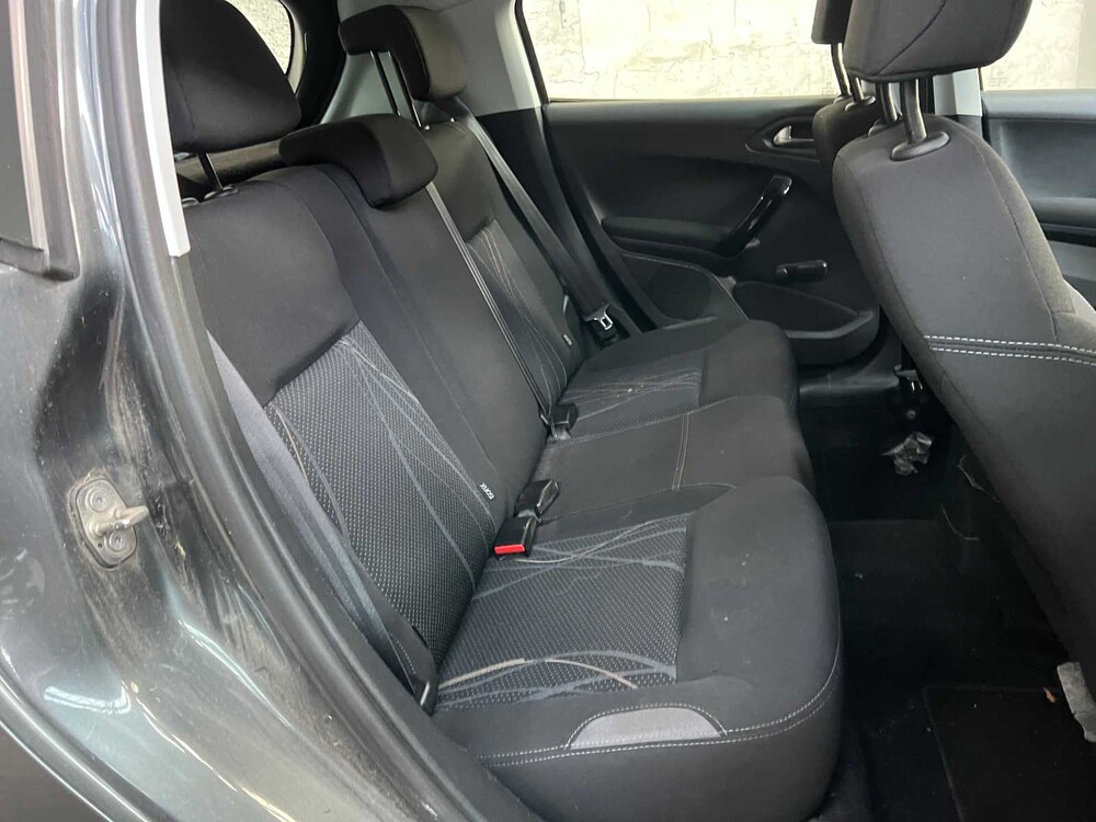 Peugeot 208 1.2 VTi Blue Lease 82PS 2012, 29-XTP-8