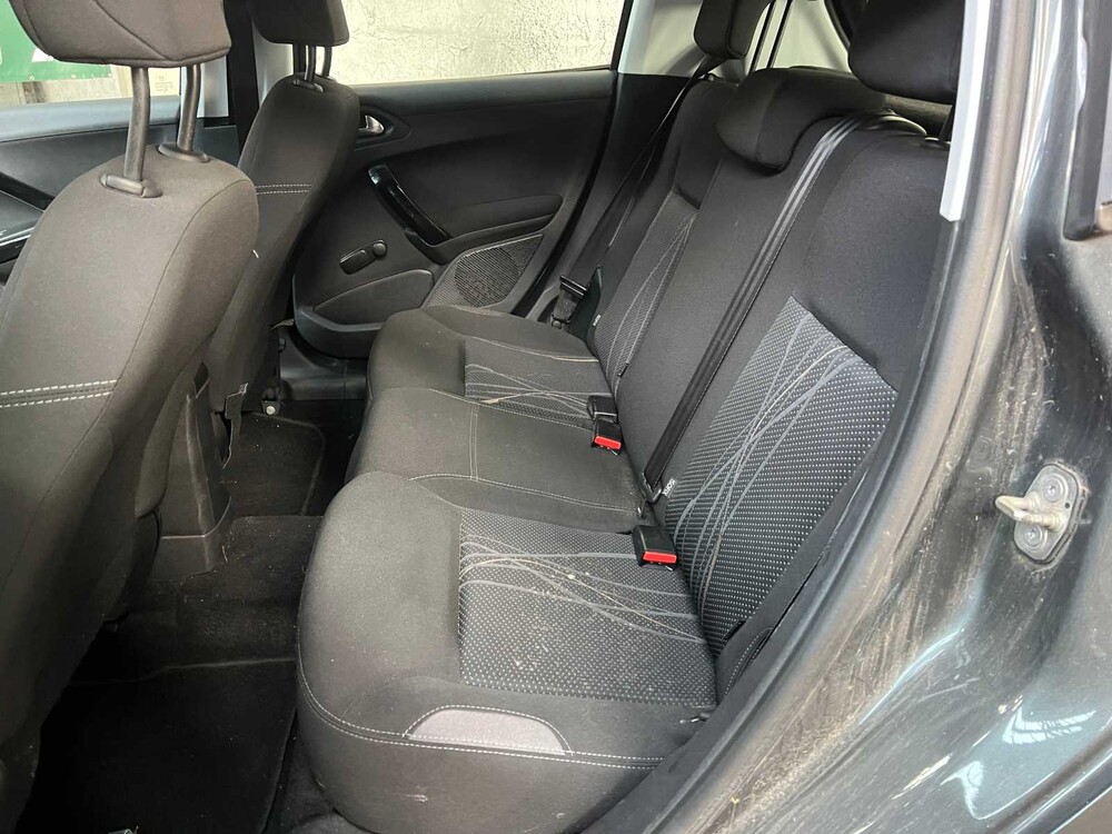 Peugeot 208 1.2 VTi Blue Lease 82PS 2012, 29-XTP-8