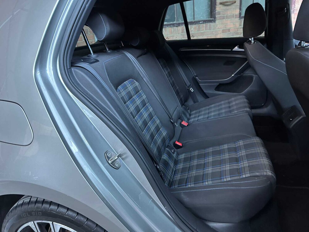 Volkswagen Golf 1.4 TSI GTE 150PS 2015, HP-978-S