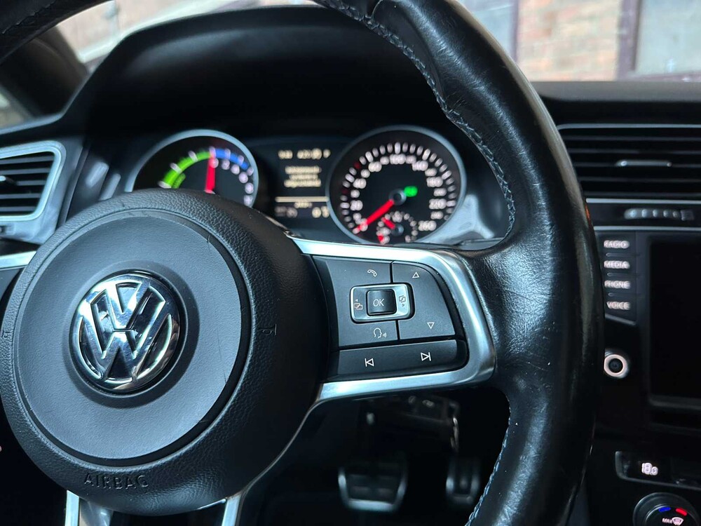 Volkswagen Golf 1.4 TSI GTE 150PS 2015, HP-978-S