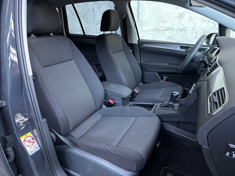 Volkswagen Golf Sportsvan 1.0 TSI Highline 110PS 2018, N-155-RT