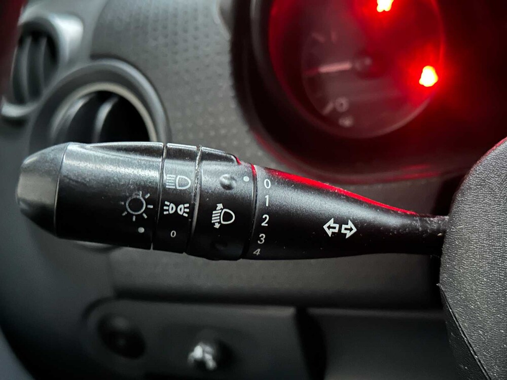 Mitsubishi Colt 1.3 Invite 95PS 2006 (Original-NL), 03-SP-LH