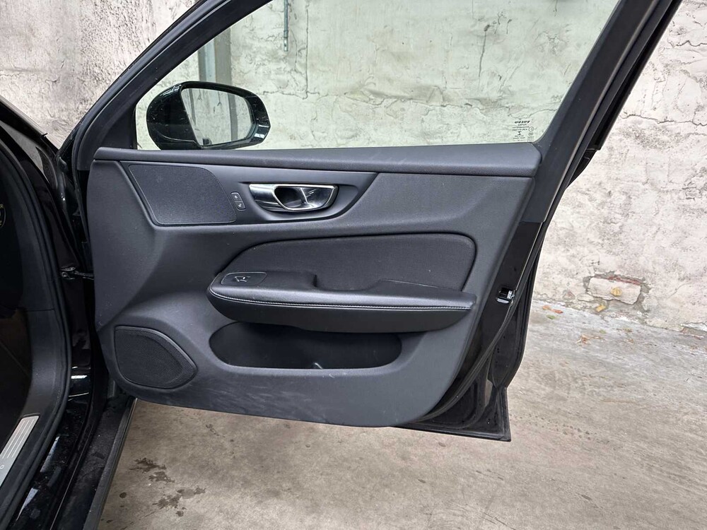 Volvo V60 2.0 D4 Momentum 190hp 2018, TF-649-B