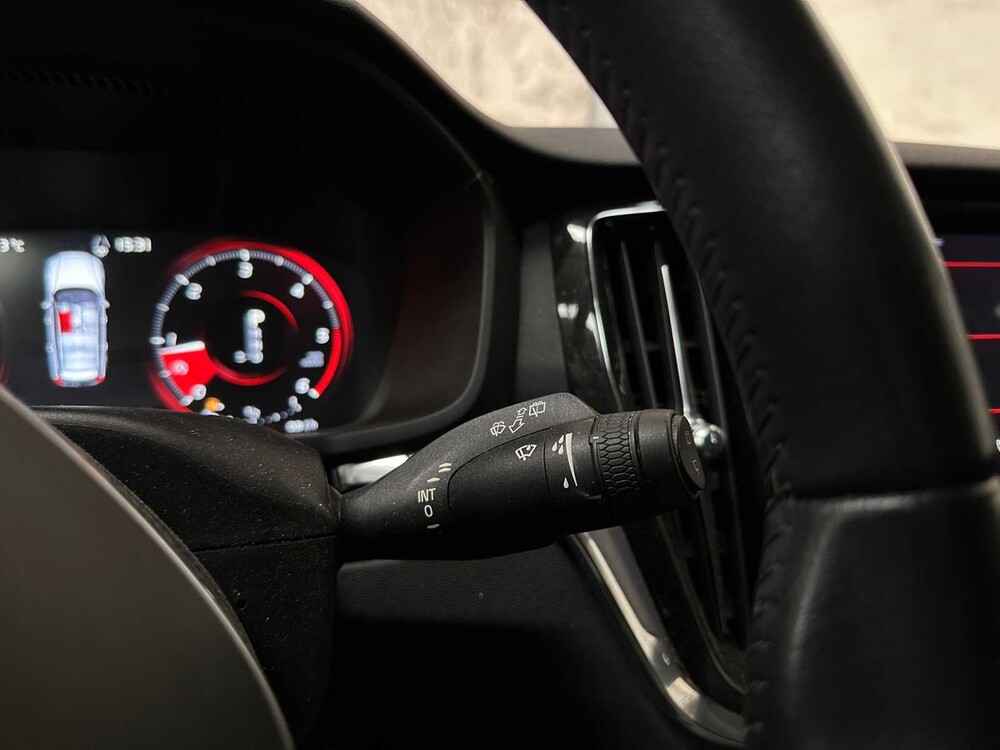 Volvo V60 2.0 D4 Momentum 190hp 2018, TF-649-B