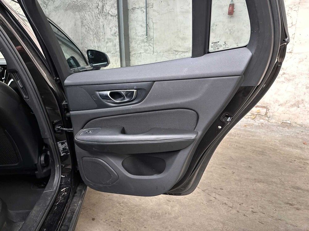 Volvo V60 2.0 D4 Momentum 190hp 2018, TF-649-B