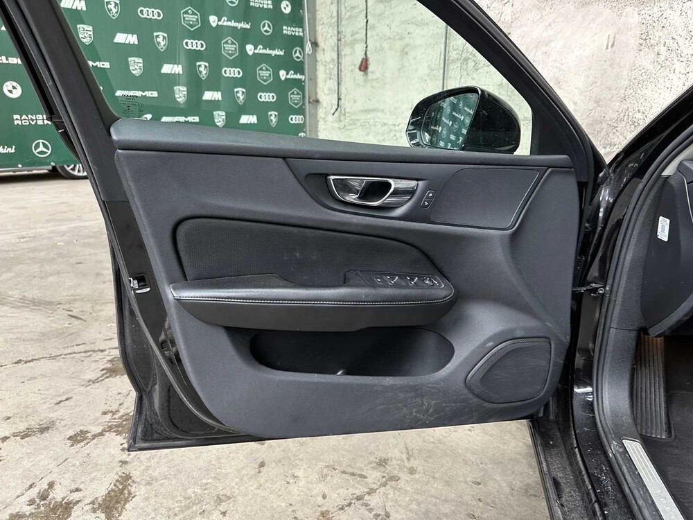 Volvo V60 2.0 D4 Momentum 190hp 2018, TF-649-B