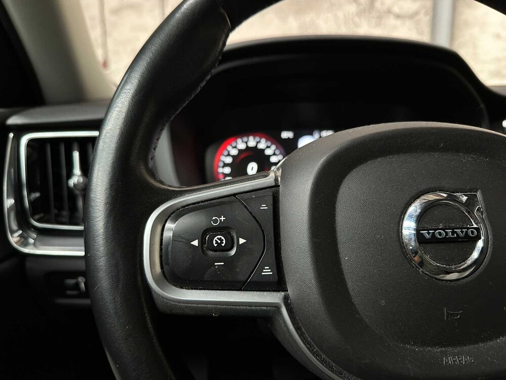 Volvo V60 2.0 D4 Momentum 190hp 2018, TF-649-B