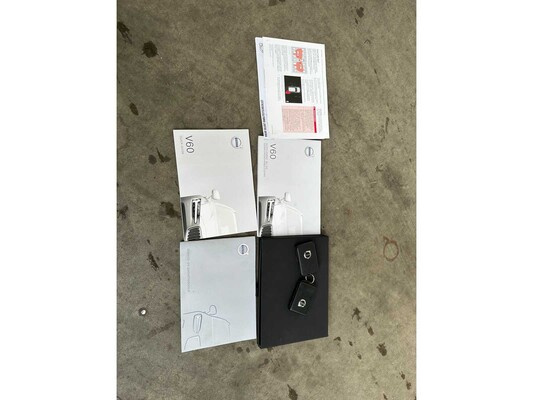 Volvo V60 2.0 D4 Momentum 190pk 2018, TF-649-B