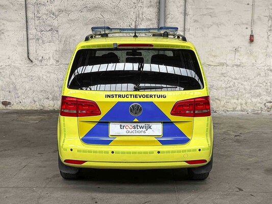 Volkswagen Touran 2.0 TDI Comfortline BlueMotion (AUTOMAAT) 140pk 2013, 8-KNN-06