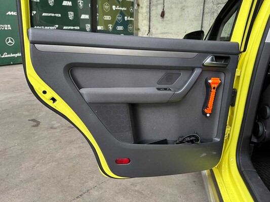 Volkswagen Touran 2.0 TDI Comfortline BlueMotion (AUTOMAAT) 140pk 2013, 8-KNN-06