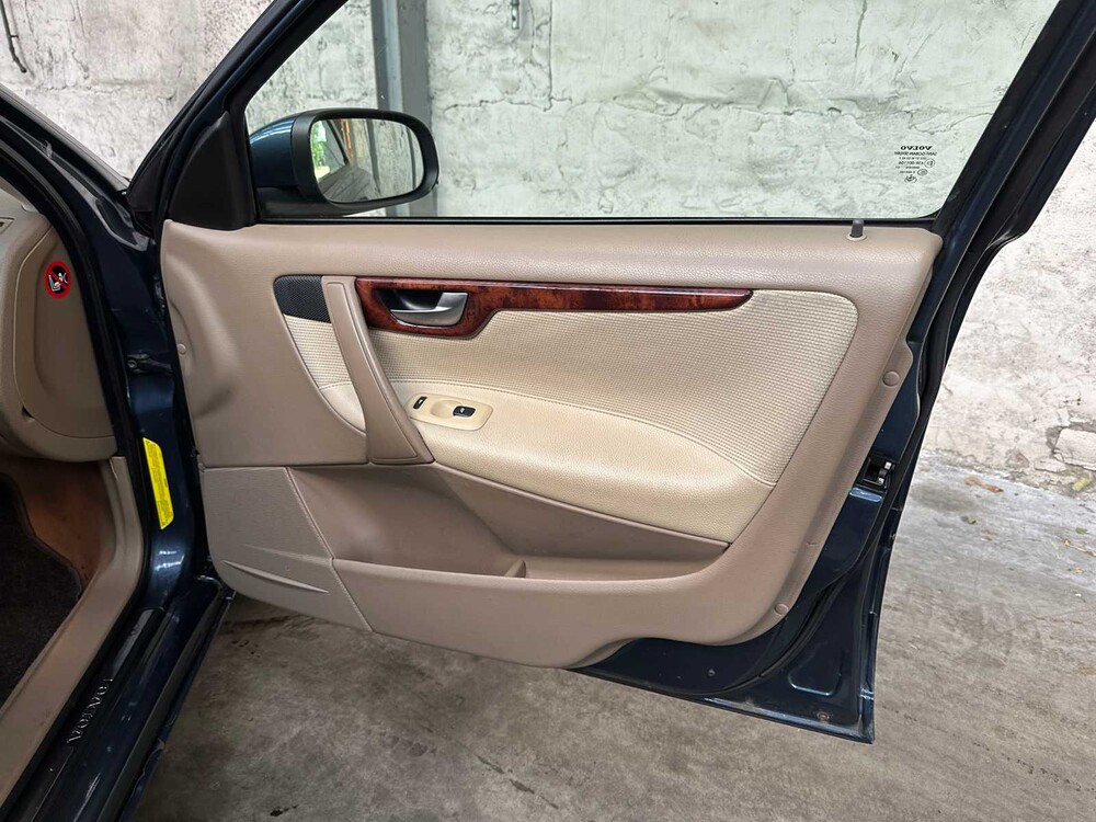 Volvo S60 2.4D Momentum 163hp 2007, 07-XL-GT