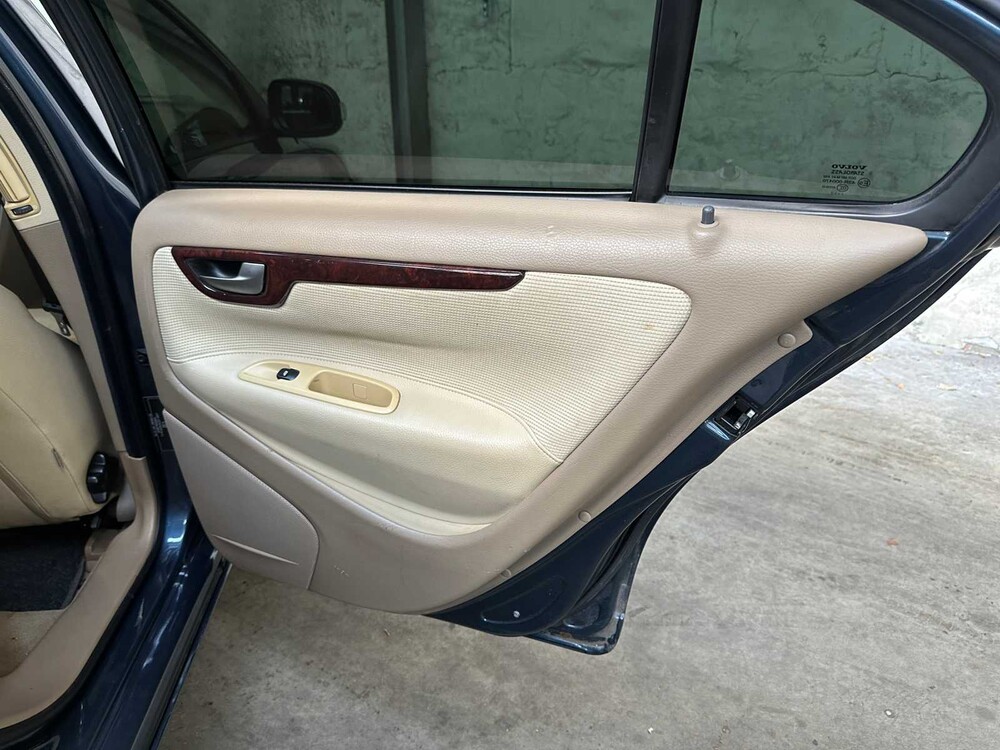 Volvo S60 2.4D Momentum 163hp 2007, 07-XL-GT