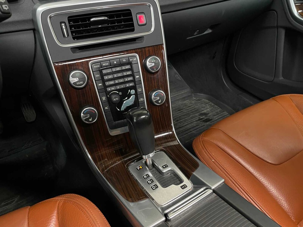 Volvo V60 Generation V 2.0 200hp 2011