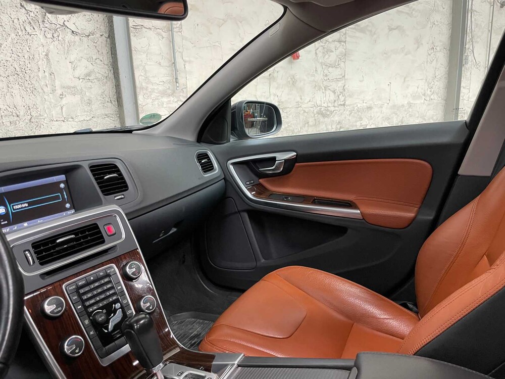 Volvo V60 Generation V 2.0 200hp 2011