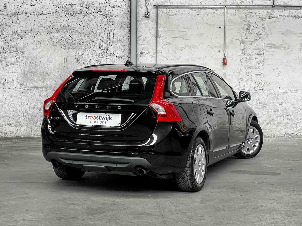 Volvo V60 Generation V 2.0 200hp 2011