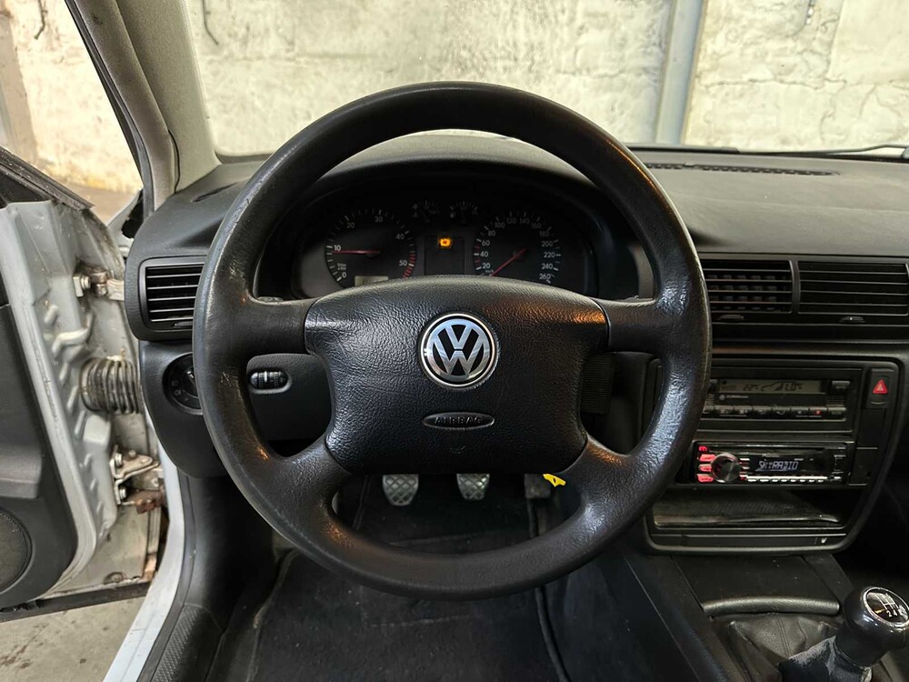 Volkswagen Passat 1.9 TDI Trendline 90hp 2000, 06-FD-FF