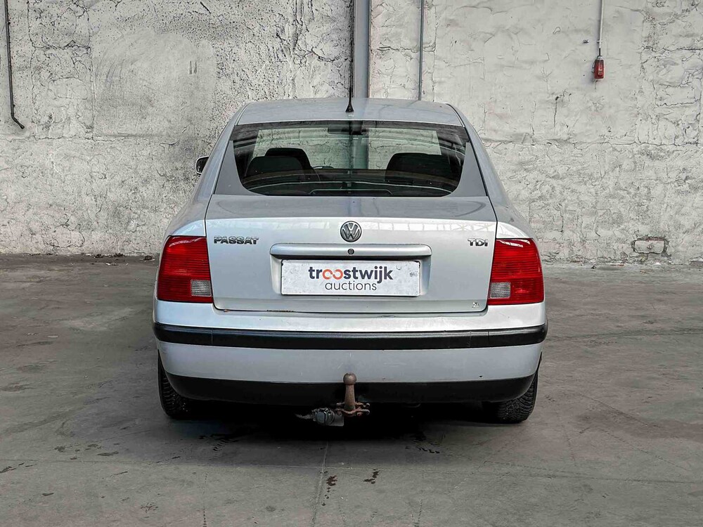 Volkswagen Passat 1.9 TDI Trendline 90hp 2000, 06-FD-FF