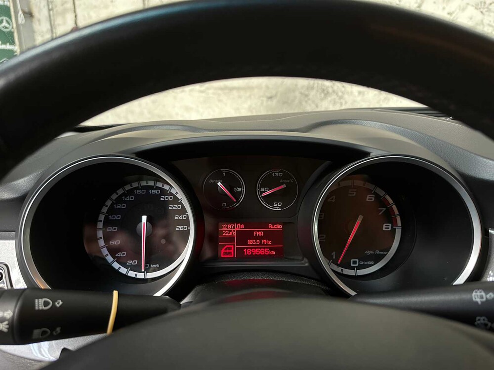 Alfa Romeo Giulietta 1.4 T Distinctive 170hp 2011, 12-RRR-7