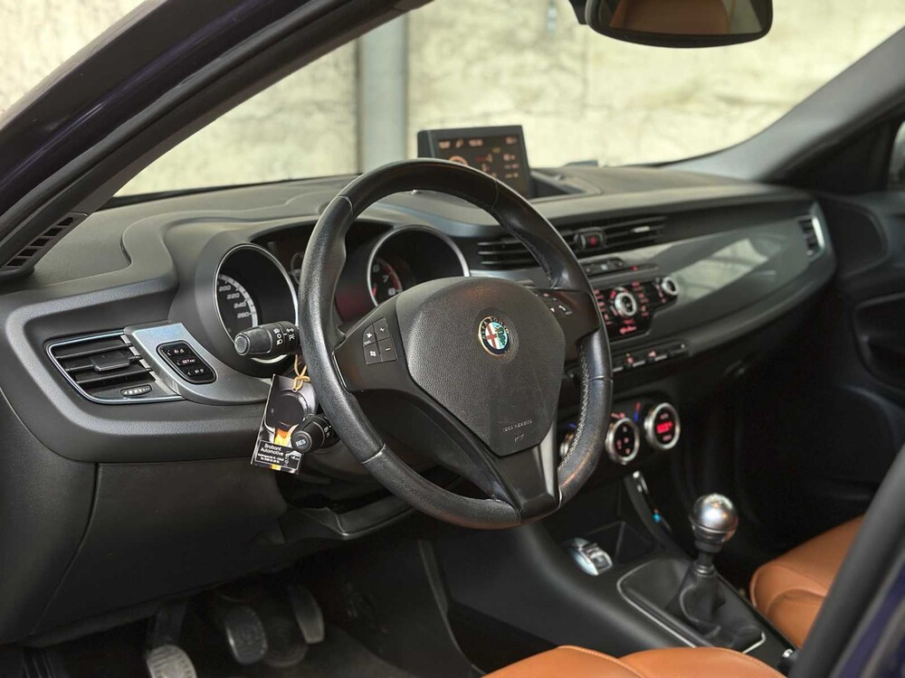 Alfa Romeo Giulietta 1.4 T Distinctive 170hp 2011, 12-RRR-7